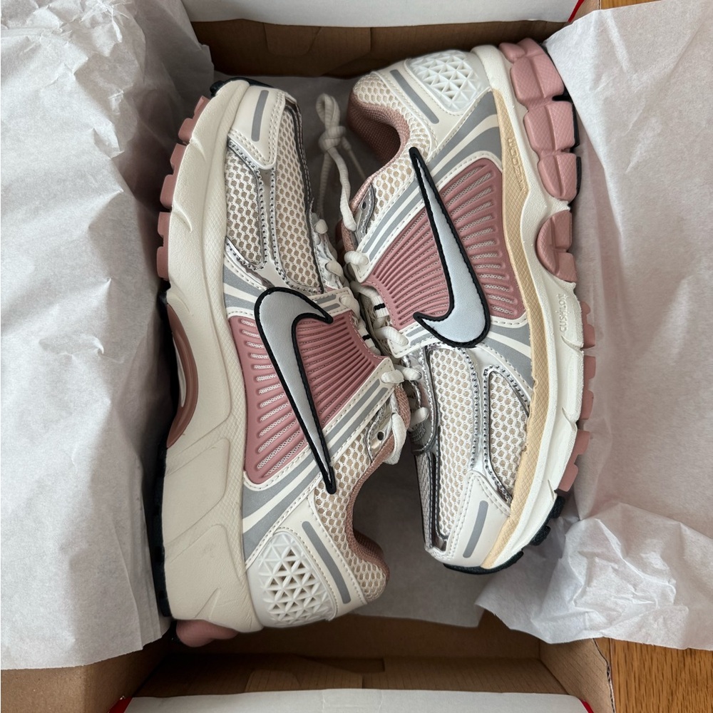 Nike Women's Zoom Vomero 5 Sail Pearl White